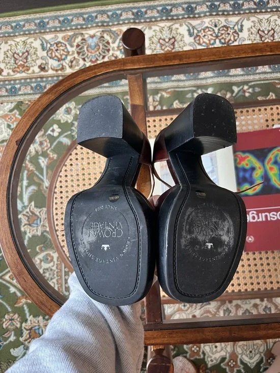 Crown Vintage Burgundy Mary Jane Block Heels - Picture 3 of 4